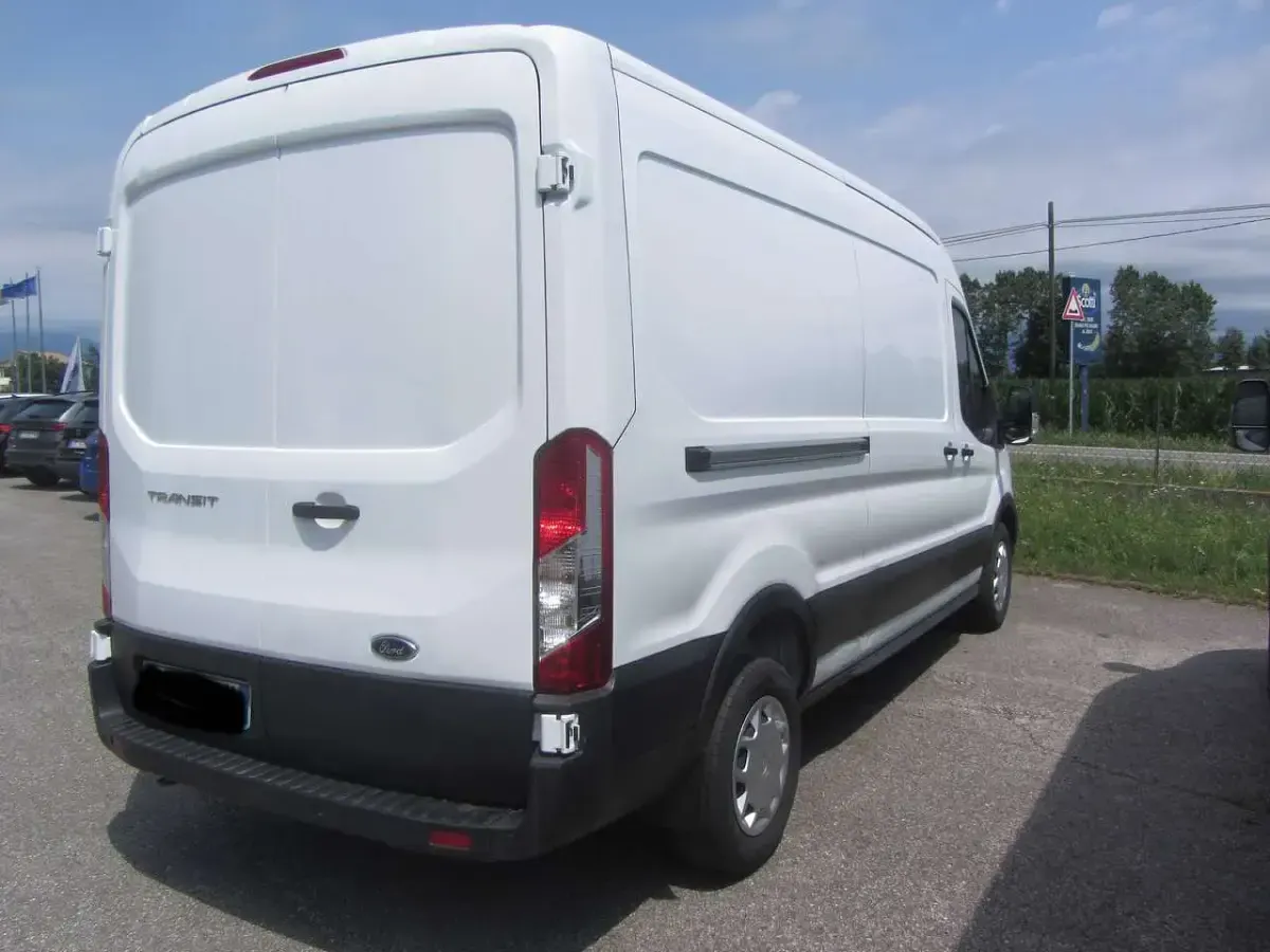 Usata Ford Transit 131 CV (96 kW) 2024 Bianco Furgone