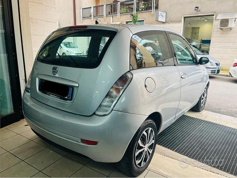 Usata Lancia Ypsilon 59 CV (43 kW) 2008 Grigio Utilitaria