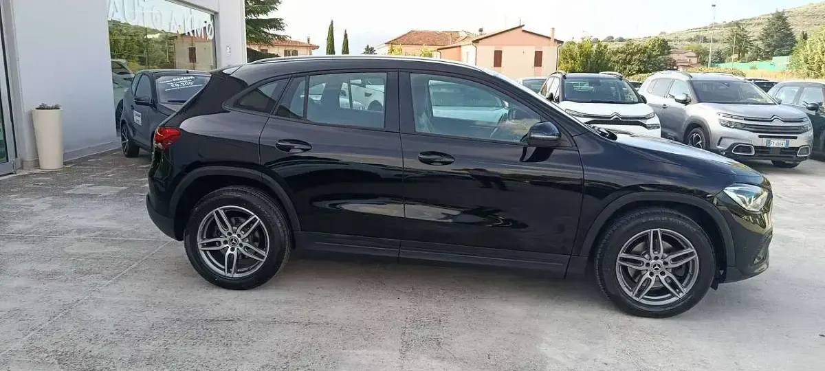 Usata Mercedes GLA180 116 CV (85 kW) 2021 Nero SUV