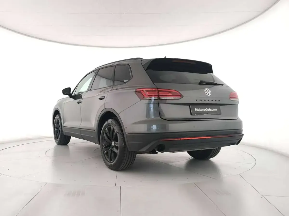 Usata VW Touareg Style 231 CV (169 kW) 2019 Grigio SUV
