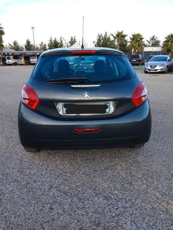 Usata Peugeot 208 Allure 68 CV (50 kW) 2015 Grigio Utilitaria