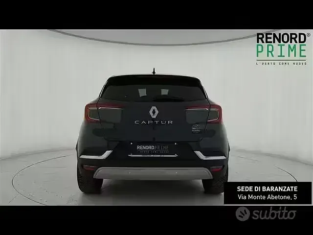 Usata Renault Captur Techno 94 CV (69 kW) 2022 Blu scuro SUV