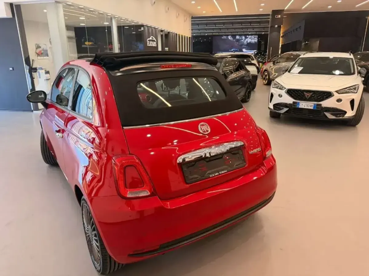 Usata Fiat 500C 69 CV (50 kW) 2023 Rosso metallizzato Cabrio
