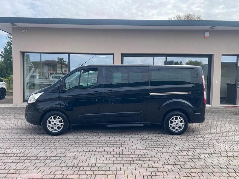 Usata Ford Tourneo Titanium 155 CV (114 kW) 2014 Nero Monovolume