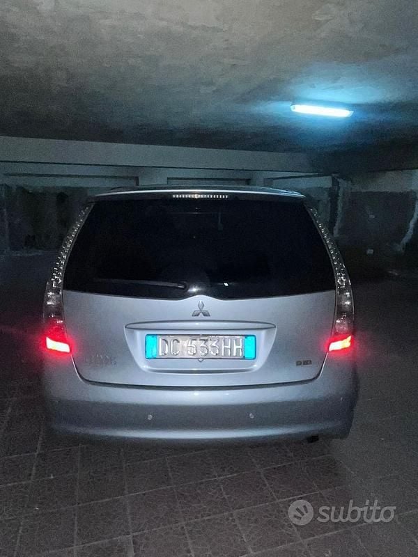 Usata Mitsubishi Grandis 136 CV (100 kW) 2006 Grigio Monovolume