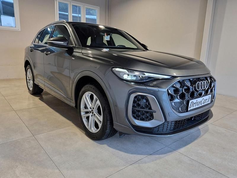 Usata Audi Q5 Ambiente 203 CV (149 kW) 2025 Grigio SUV