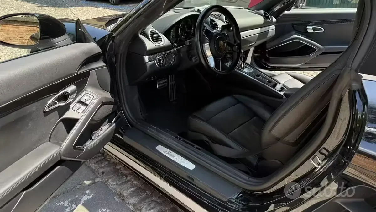 Usata Porsche 718 300 CV (220 kW) 2022 Nero Cabrio