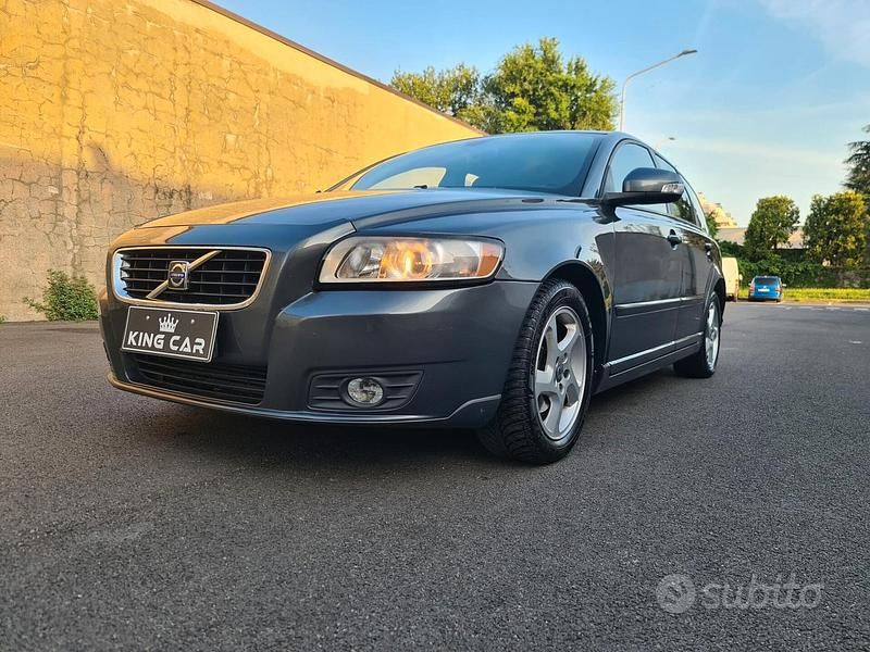 Usata Volvo V50 R-Design 114 CV (83 kW) 2011 Grigio Station wagon