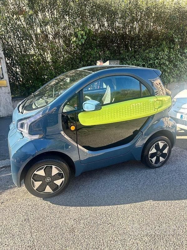 Usata XEV Yoyo 7 kW (10 CV) 2024 Blu Utilitaria