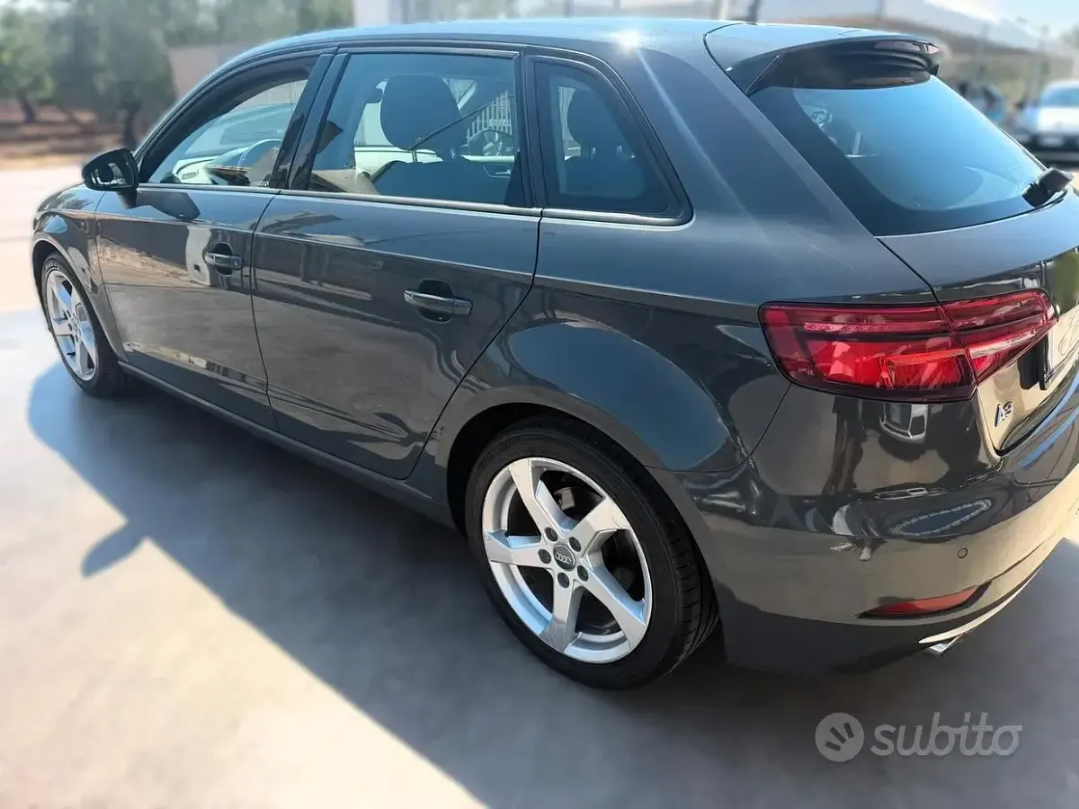Usata Audi A3 Admired 150 CV (110 kW) 2019 Grigio Berlina