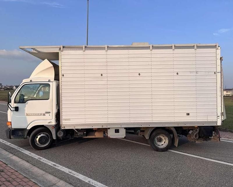 Usata Nissan Cabstar 125 CV (91 kW) 2006 Bianco Pick-up
