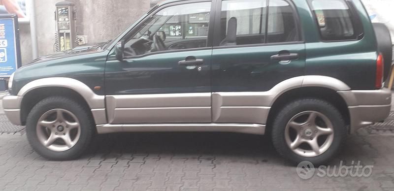 Usata Suzuki Grand Vitara 109 CV (80 kW) 2001 Verde SUV
