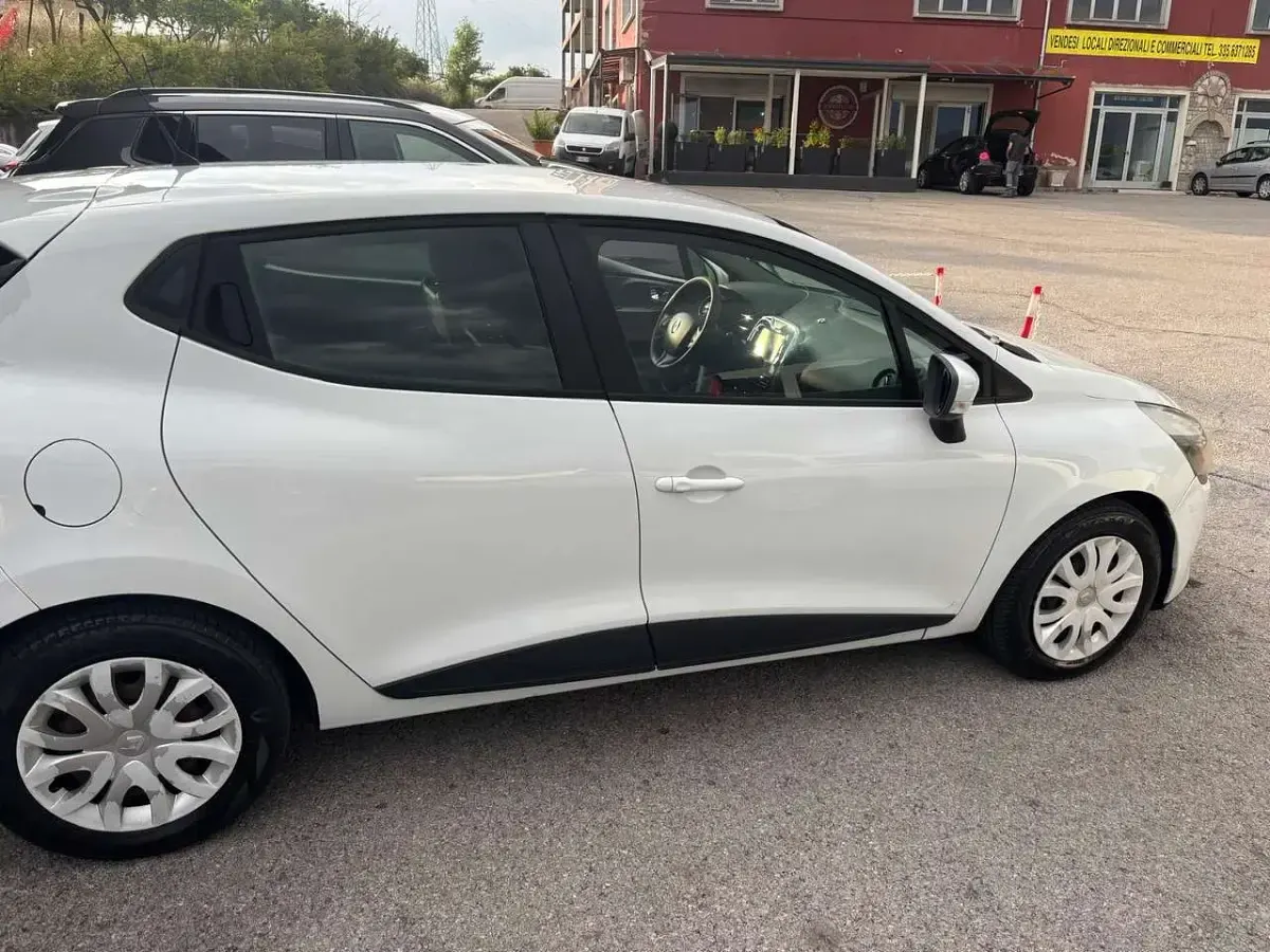 Usata Renault Clio IV 75 CV (55 kW) 2013 Other Berlina
