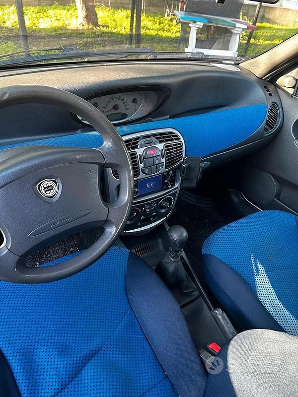 Usata Lancia Ypsilon 2002 Bianco Utilitaria