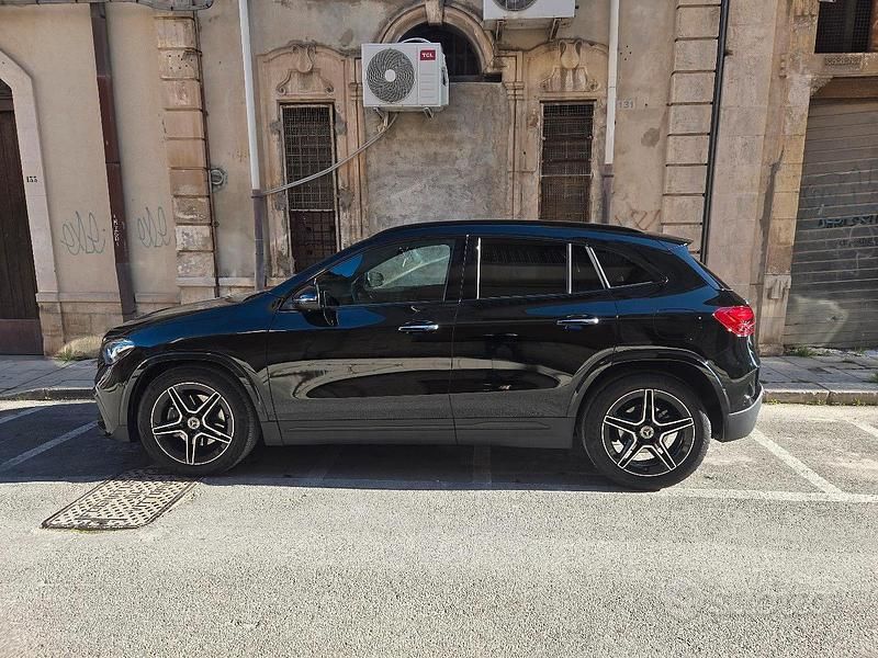 Usata Mercedes GLA200 Premium 150 CV (110 kW) 2024 Nero SUV