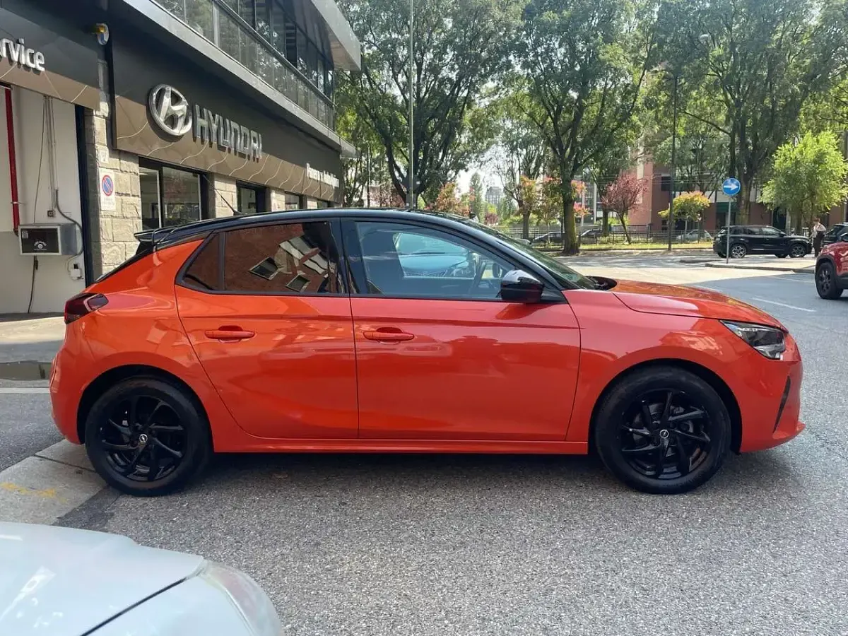 Usata Opel Corsa Edition 71 CV (52 kW) 2022 Arancio Utilitaria