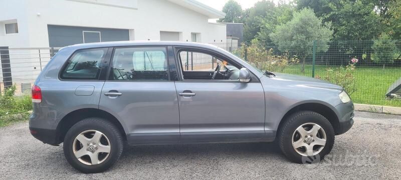 Usata VW Touareg R 174 CV (127 kW) 2004 Grigio SUV