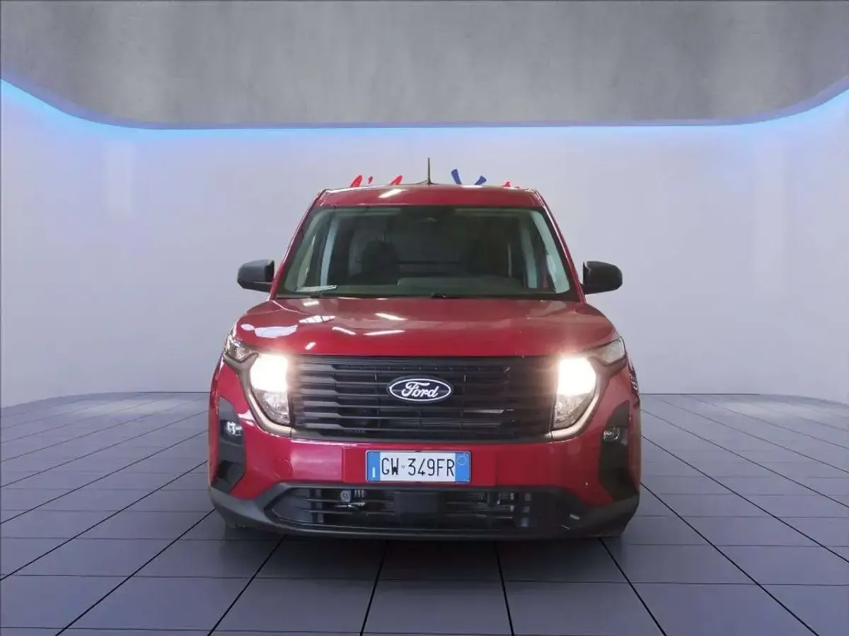Usata Ford Transit Trend 101 CV (74 kW) 2024 Rosso metallizzato Furgone