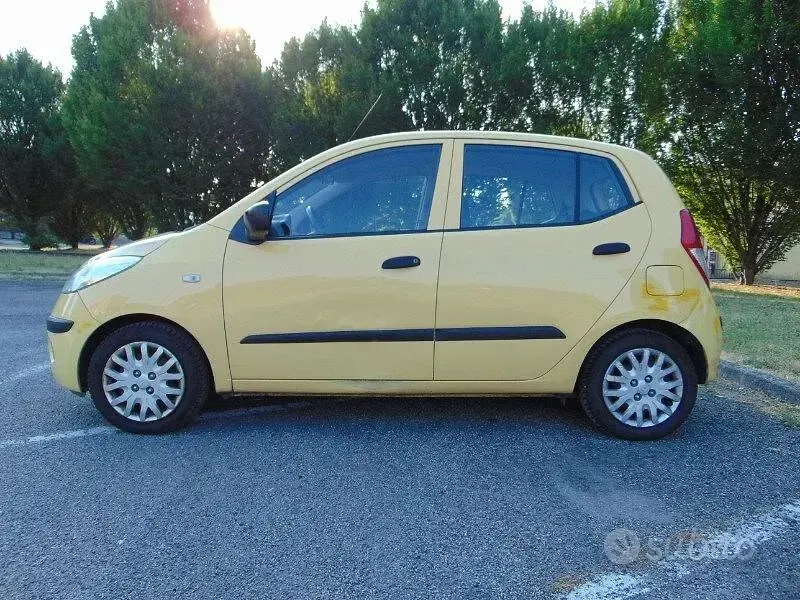 Usata Hyundai i10 Style 65 CV (47 kW) 2008 Giallo Utilitaria