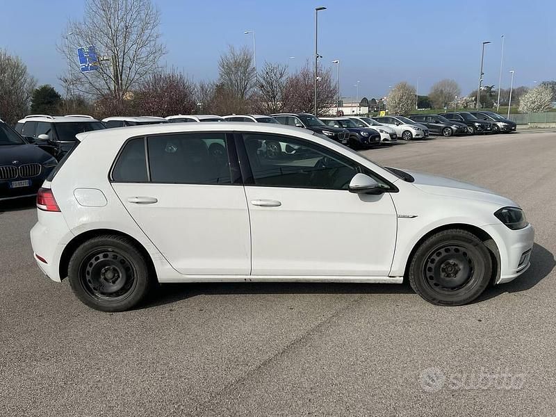 Usata VW Golf VII Highline 131 CV (96 kW) 2019 Bianco Berlina