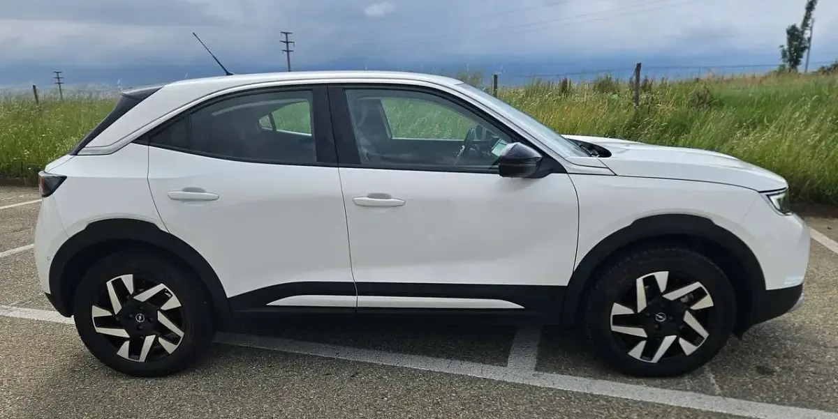 Begagnad Opel Mokka Elegance 56 kW (77 HK) 2023 Vit SUV