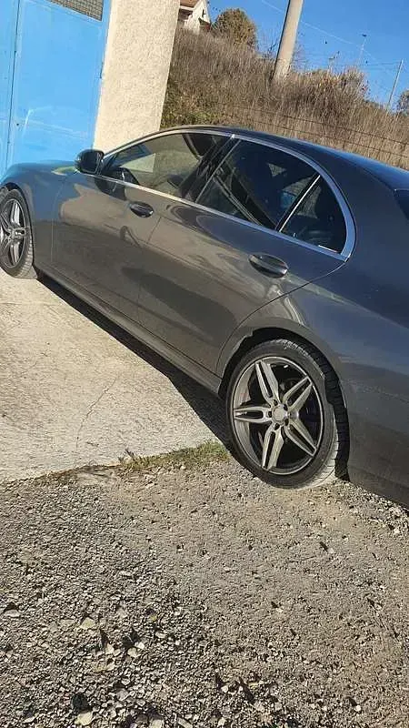 Usata Mercedes E220 AMG line 194 CV (142 kW) 2016 Berlina