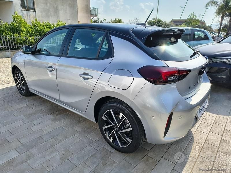 Usata Opel Corsa 101 CV (74 kW) 2025 Grigio Utilitaria