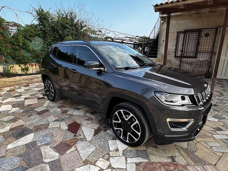 Usata Jeep Compass Limited 140 CV (102 kW) 2017 Grigio SUV