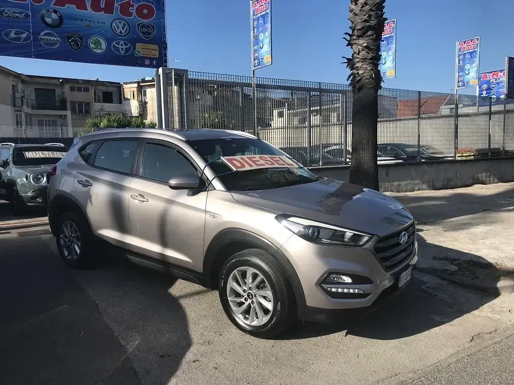 Usata Hyundai Tucson Edition 116 CV (85 kW) 2018 Oro SUV