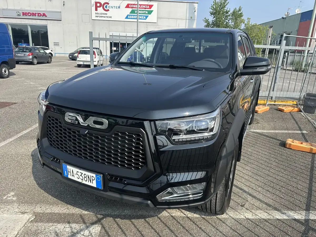 Usata EVO Cross 4 136 CV (100 kW) 2025 Nero Pick-up