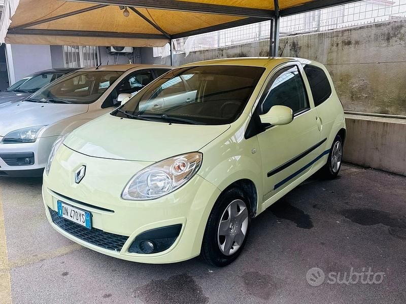 Usata Renault Twingo Dynamique 65 CV (47 kW) 2008 Giallo Utilitaria