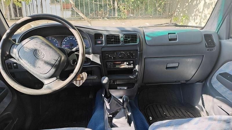 Usata Toyota HiLux 90 CV (66 kW) 2000 Pick-up