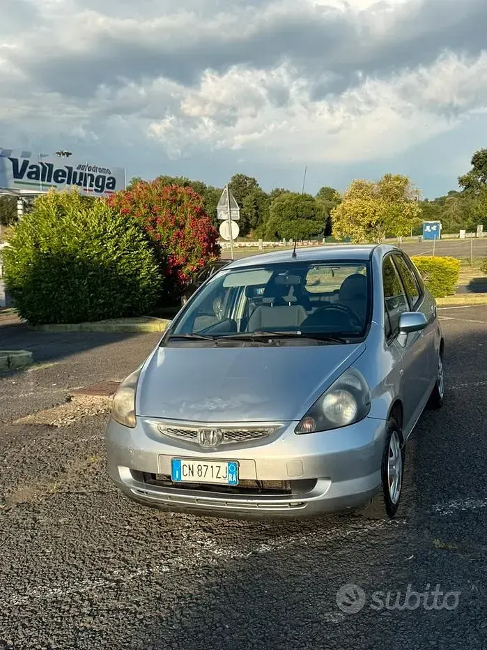 Usata Honda Jazz 65 CV (47 kW) 2004 Grigio Utilitaria