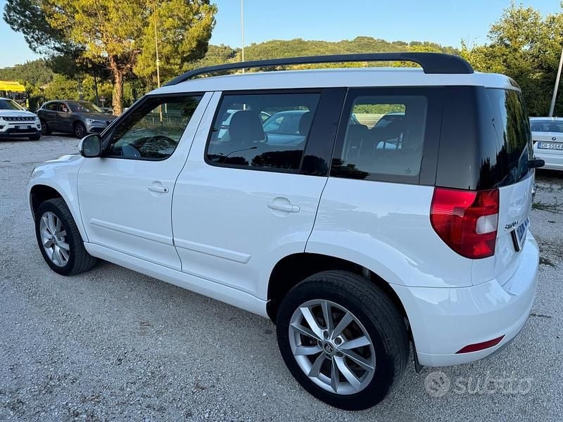 Usata Skoda Yeti Elegance 110 CV (80 kW) 2014 Bianco SUV