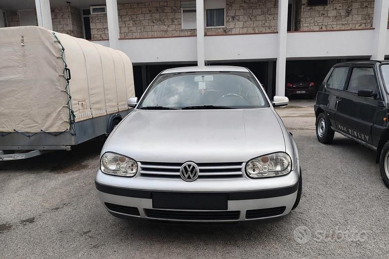 Usata VW Golf IV 2001 Grigio Berlina