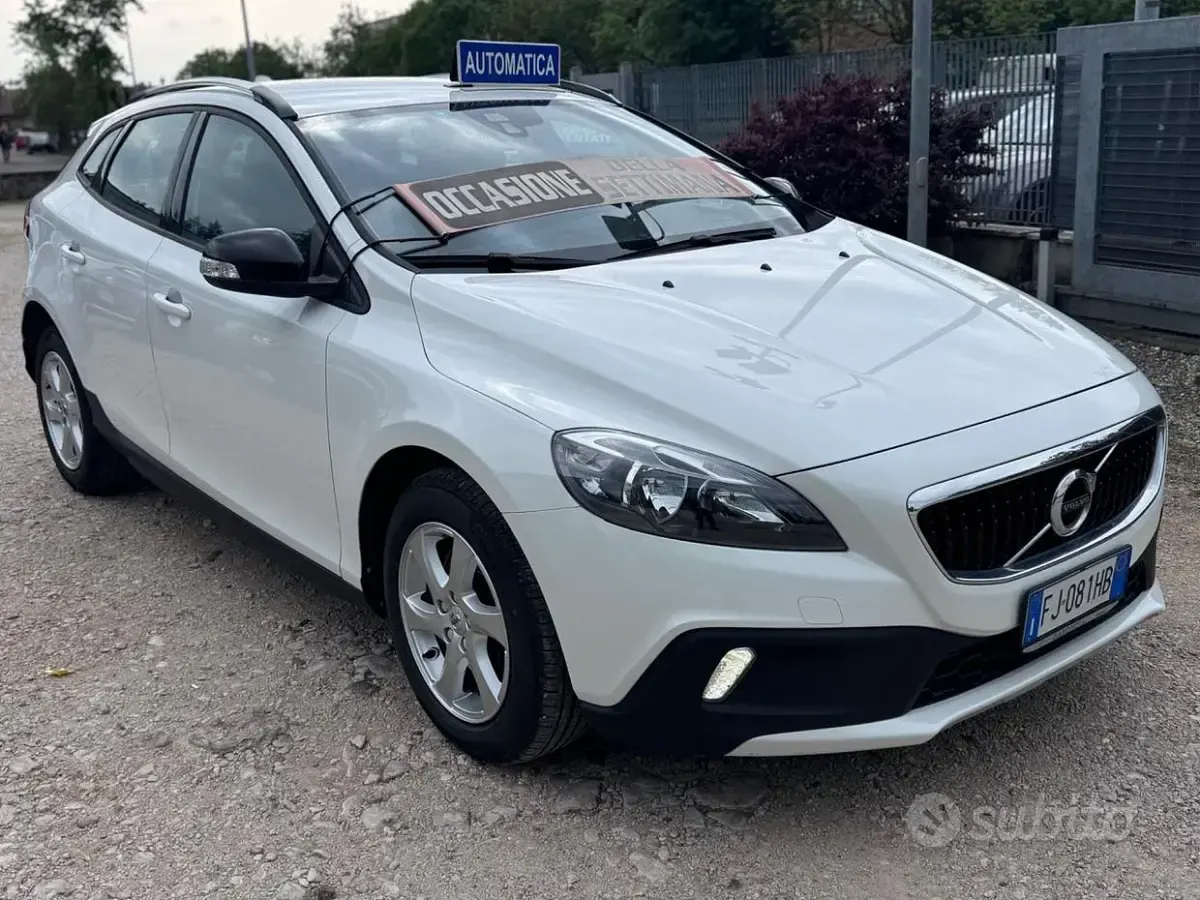 Occasion Volvo V40 CC 120 ch (88 kW) 2017 Blanc Break