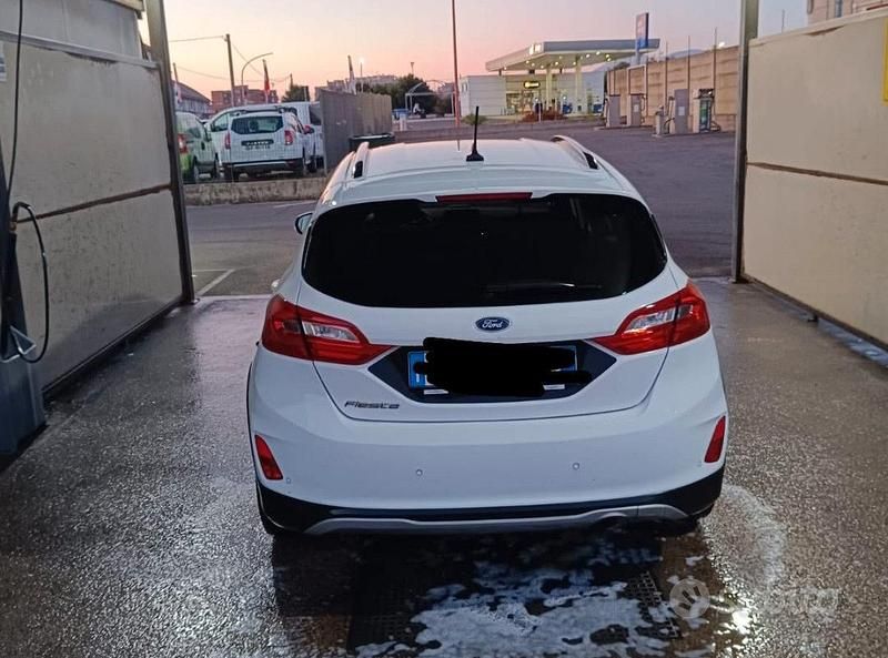 Bianco Usata 2019 Ford Fiesta Active Tre volumi | 13.500 € (Molto cara) - Immagine 1/4