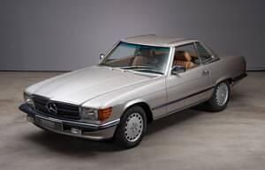 Usata Mercedes 560 230 CV (169 kW) 1987 Argento Cabrio