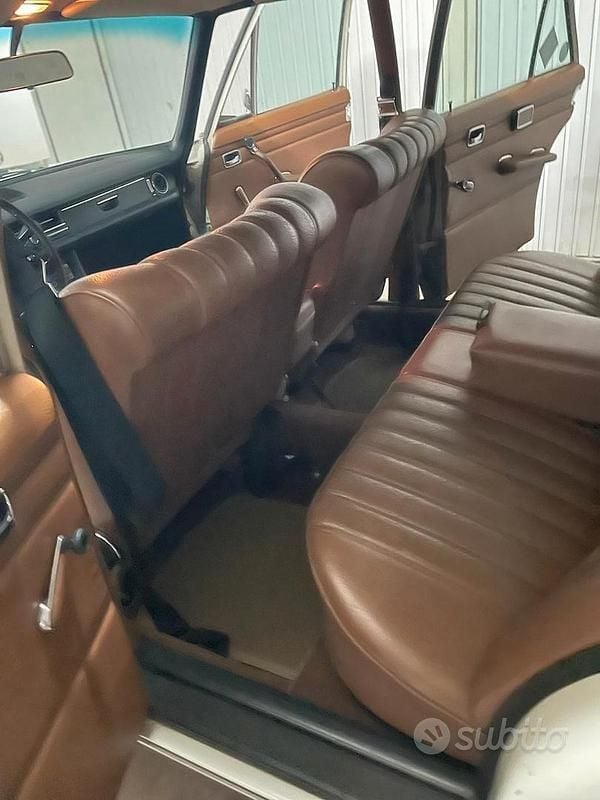 Occasion Mercedes W115 1970 Berline