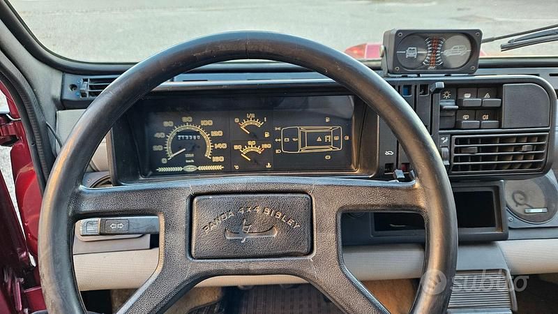 Usata Fiat Panda 4x4 45 CV (33 kW) 1991 Rosso Utilitaria