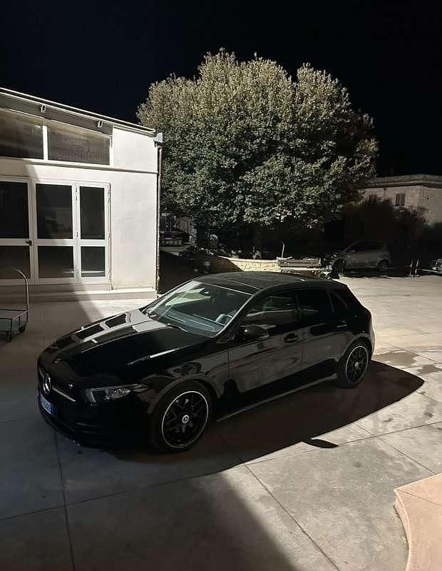 Usata 2022 Mercedes A200 Edition Berlina | 29.500 € (Cara) - Immagine 1/4