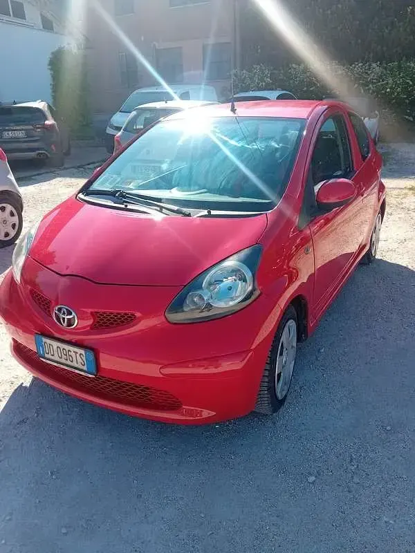 Usata Toyota Aygo 68 CV (50 kW) 2010 Utilitaria