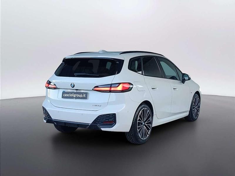 Usata BMW 218 Active Tourer Comfort Edition 150 CV (110 kW) 2024 Alpinweiss iii pastello Monovolume