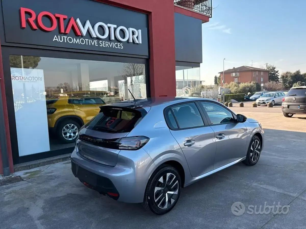 Nuova Peugeot 208 Style 100 CV (73 kW) 2026 Grigio Utilitaria