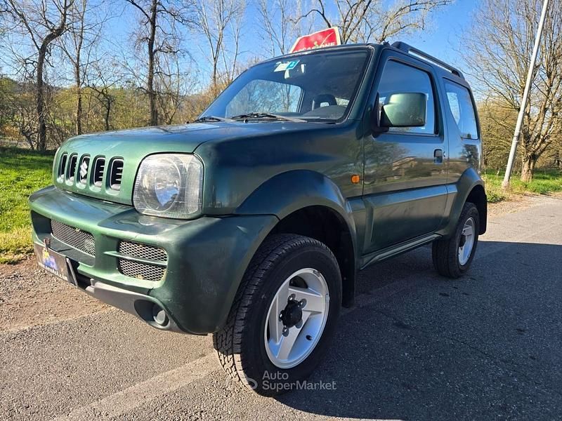 Usata Suzuki Jimny 84 CV (61 kW) 2011 Verde SUV