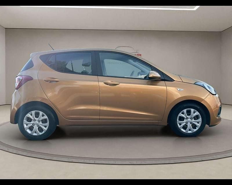 Usata Hyundai i10 Classic 67 CV (49 kW) 2016 Oro Utilitaria
