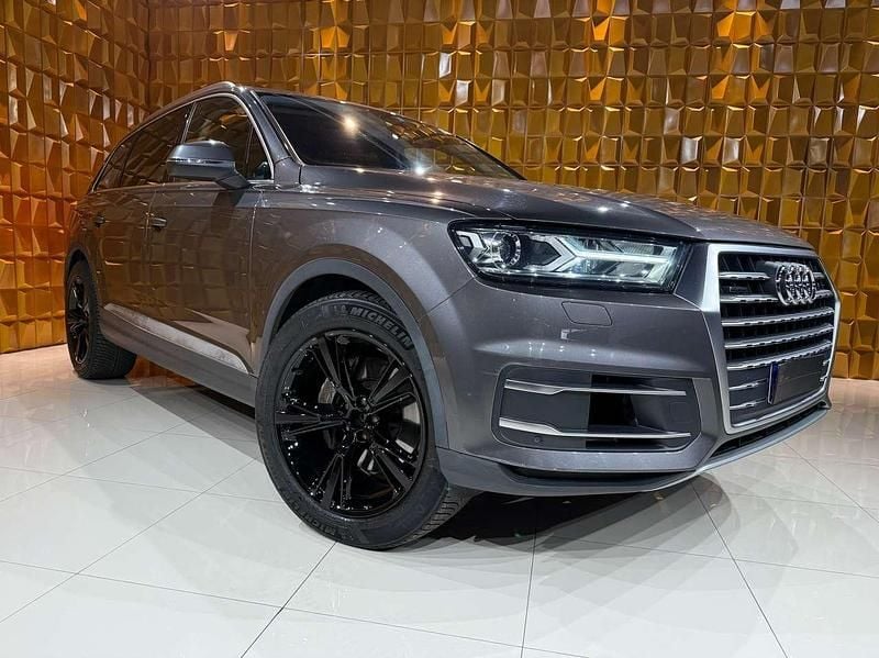 Usata Audi Q7 Sport 231 CV (169 kW) 2019 Grigio SUV