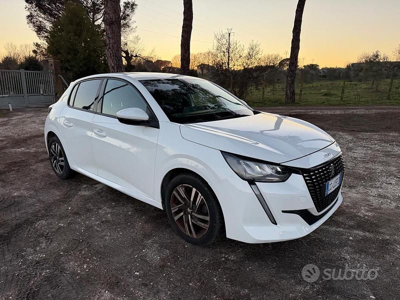 Usata Peugeot 208 Allure 100 CV (73 kW) 2021 Bianco Utilitaria