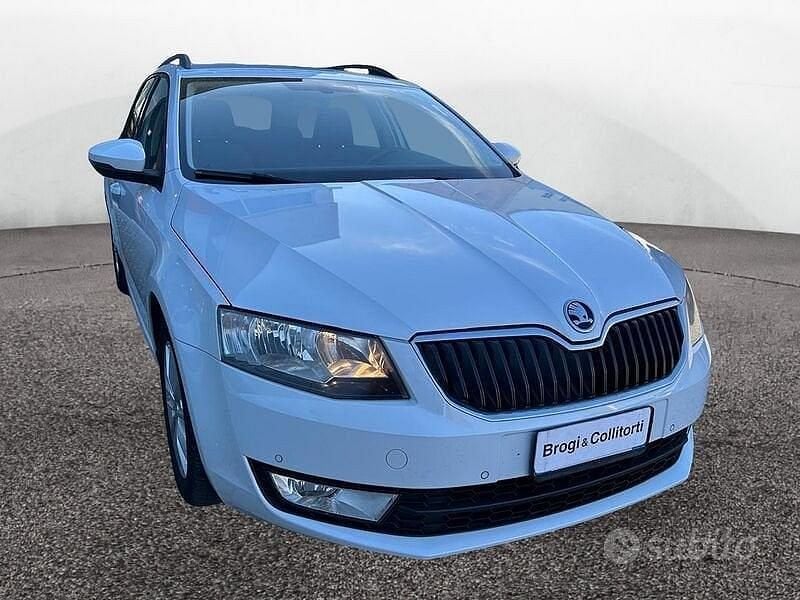Usata Skoda Octavia Executive 110 CV (80 kW) 2016 Bianco Station wagon