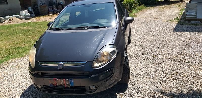 Grigio Usata 2009 Fiat Grande Punto Due volumi | 2000 € (Ottimo prezzo) - Immagine 1/4